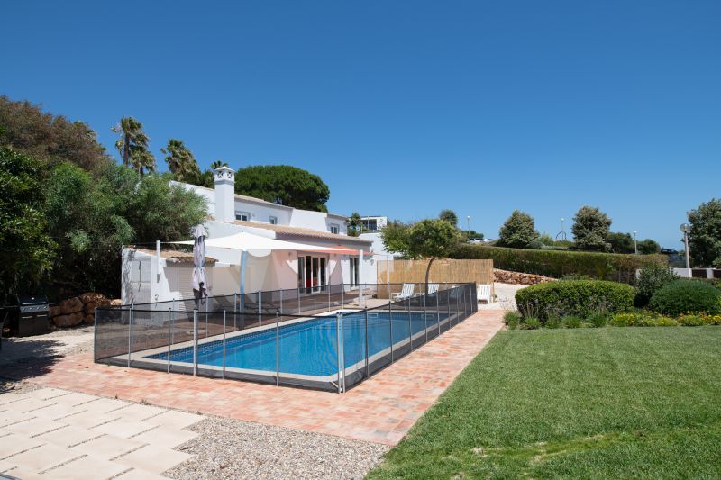 Best Pool Safety Fence Contractors in Charleston, SC